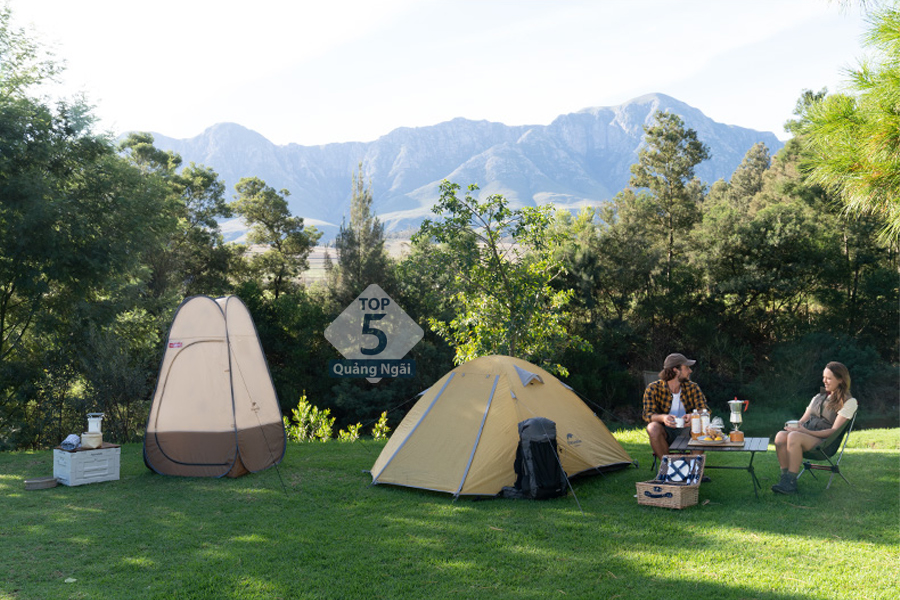 Lều nhà vệ sinh Naturehike cứng cáp rất phù hợp khi đi cắm trại 